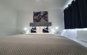Lovely 2 - New Bedroom Flat - Image 3