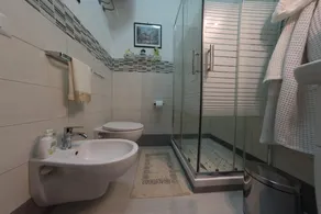 Appartement entièrement équipé avec internet haut débit | Vue ville | Proche de la plage - Image 3