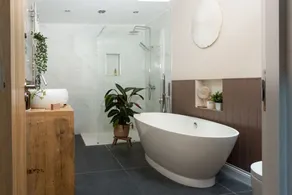 A beautiful apartment in Newlyn with two bedrooms and two bathrooms, just a short stroll from the ha - Image 3