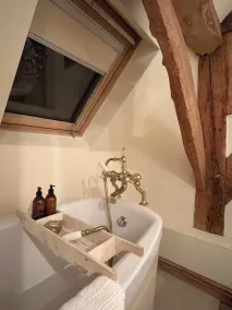 Spacious converted barn perfect for families! - Image 4