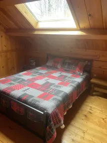 Log Cabin 1.6 Miles from Newfound Lake! Pet Friendly! Sleeps up to 10 - Image 5