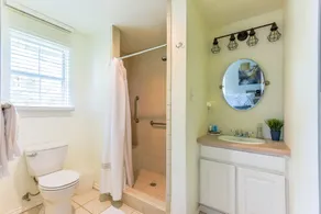 The Stewart House- Private Pool and Lake Access - Image 3