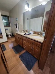 Mountain views on 7 acre lot, nearby hiking, game room! - Image 5