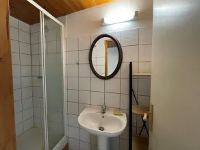 Green haven for couples with parking - Image 2