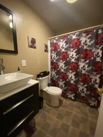 Mini Artsy Loft…min from Ski resort and Mohegan sun casino! - Image 2