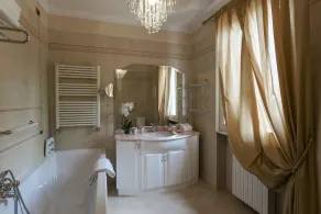 Elegant lake view villa with swimming pool - Image 2