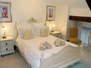 6 bedroom accommodation in Fairy Cross, Bideford - Image 4