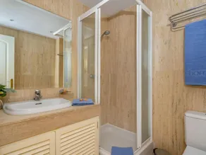 Apartamento en Los Patios de Santa Maria Golf - Image 5