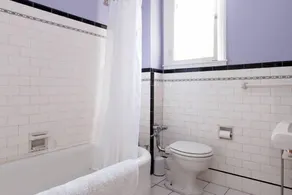 Artsy Homey Rowhouse, 3bdrm & office, quiet urban area, free parking, fast WiFi - Image 4