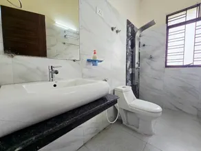 MeerahMahal Entire Luxurious Aqua Villa - Image 4