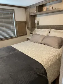 Near Pittsburgh on Beaver River Waterfront -- Glamping in Cozy Floating Cottage - Image 5