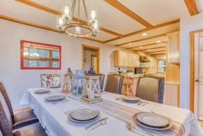Lazy Bear Lodge · Spacious 6BR Lodge with Chef's Kitchen, Hot Tub, Golf Views and more - Image 3