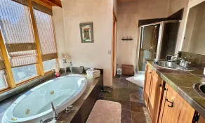 Family friendly adobe w/ Hot Tub, 20 min to Taos Ski Valley - Hiking & Skiing - Image 2