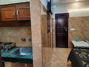 Private Luxuary Studio apartment with fully equipped kitchen & attach washroom - Image 2