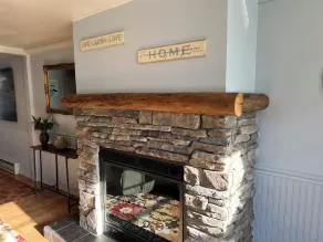 Cozy 3 bedroom house on 16 quiet acres, Mtn views, Close to Manchester - Image 3