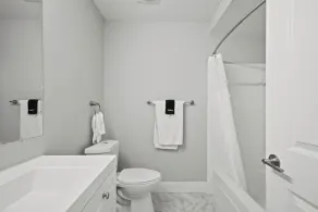 Spacious & Stylish Stay in Rochester, Prime Spot - Image 4