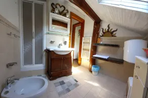 Charmant Penthouse avec grande terrasse près de la mer et parking privé - Image 2