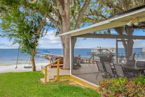 Remodeled Lake House on Lake Weir - Image 5