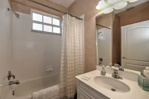 Southern Charm of Naples Florida -Close to everything Beaches, Dining , Shopping - Image 4