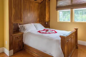 Spacious Honeymoon Suite - Image 3