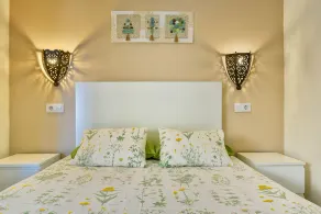 Lovely 1bedroom apartment sleeps 4 very large terrace very close to beaches - Image 4