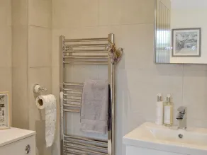 3 bedroom accommodation in Banton, near Kilsyth - Image 2