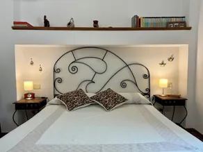 Villa Oceri. Ferienwohnung in einen alter Villa an der Nordküste Siziliens, gegenüber der Äolieschen Inseln. - Image 3