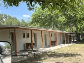 The Huisache Room - The Ranch House Motel - Image 4