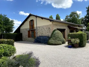 Spacious villa with large pool in quiet location with views. - Image 3