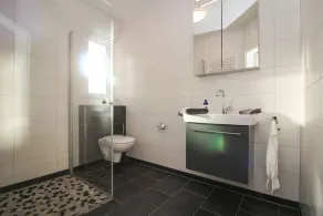 Casa de férias mobilada de alta qualidade e luminosa no térreo - Image 2
