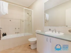 Apollo Quays Apartment - Image 3