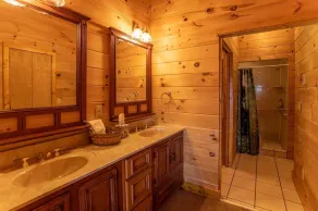 Family Lodge with Sunset Views - Image 2