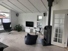 Moderna villa luminosa e accogliente vicino all'acqua e alla città - Image 2