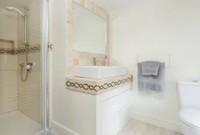 Enjoy a taste of rural life in this beautifully presented Cotswold period home. - Image 3