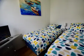 Villa Comtemporaine Avec Piscine Intérieure ,5 Minutes de la Plage - Image 4