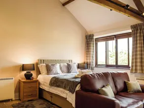 1 bedroom accommodation in Mansell Gamage - Image 3
