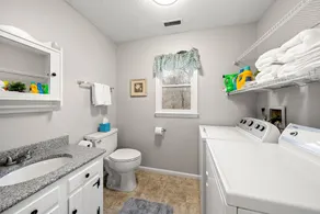 Family retreat! Hot tub, Resort amenities. - Image 3