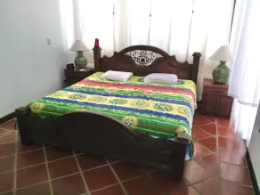 Luxury Villa w/ large Pavilion and tropical gardens close to beach - Image 2
