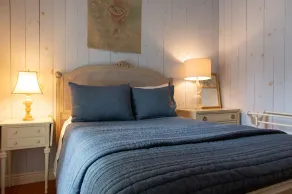 Impeccably Restored & Charming Victorian Summer Cottage-5 Bed, 4 Bath, Sleeps 10 - Image 5