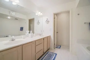 Lakefront Harbor Village Family Condo - Image 5