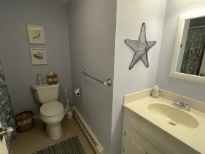 Rénové 3 BR pour 8 personnes. Walk To Beach & Tennis, Central AC / WiFi / Cable - Image 3