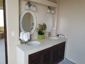 Beautiful  Beach FRONT CONDOMINIUM with the most amazing views of the ocean - Image 3