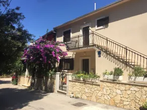 Apartments by the sea Mirca, Brac - 2886 - Image 5