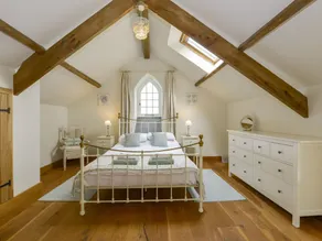 BUTTERBROOK COACH HOUSE, pet friendly, with open fire in Ivybridge - Image 4
