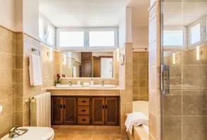 Villa El Pino. Beautiful and spacious Spanish style villa with private pool - Image 4