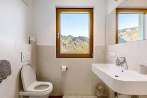 Modern Apartment \"3 Weger\" with Panoramic Mountain Views, Balcony, and Wi-Fi - Image 4