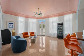 Blue Flamingo Suites - Image 2