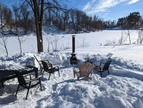 Rustic chic Cabin along the river shore - Image 4