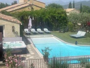 Petit Paradis en Provence face au Mont-Ventoux sur 2,5 hectares - Image 3