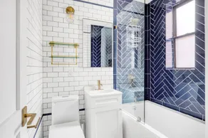 Rad Brooklyn Heights 3BR w/ Laundry, Bike Room & Elevator, by Blueground - Image 2
